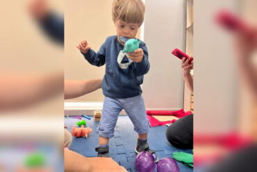 Joaquim bebe com sindrome de charge 2