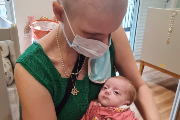 Fabiana e sara recem nascida