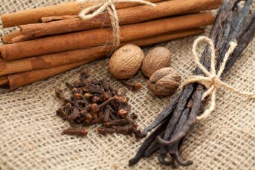 Especiarias canela cravo e noz moscada