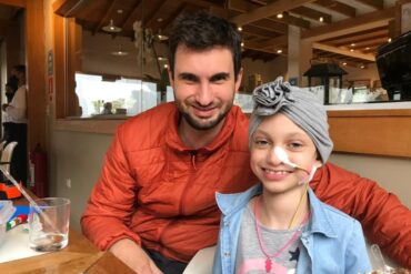 Cancer no cerebro em menina de 8 anos foi confundido ate com escoliose 3