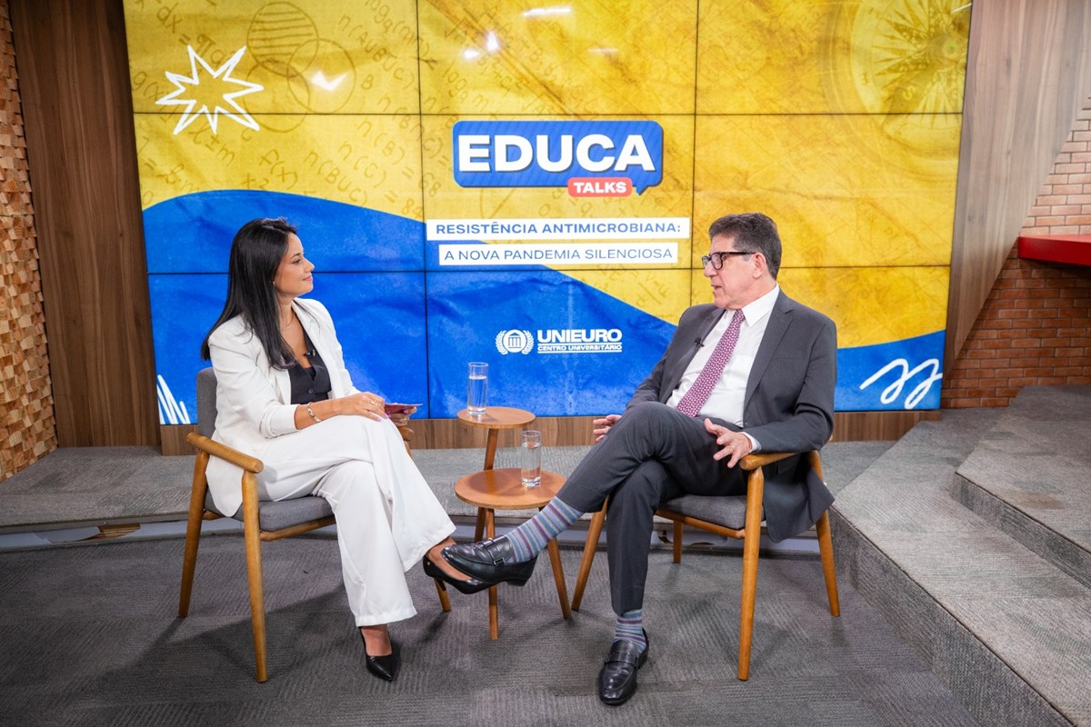 Educa talks debate riscos e prevencoes com o medico infectologista dr david uip no estudio metropoles