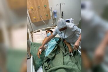 Mulher soro da imunidade no hospital
